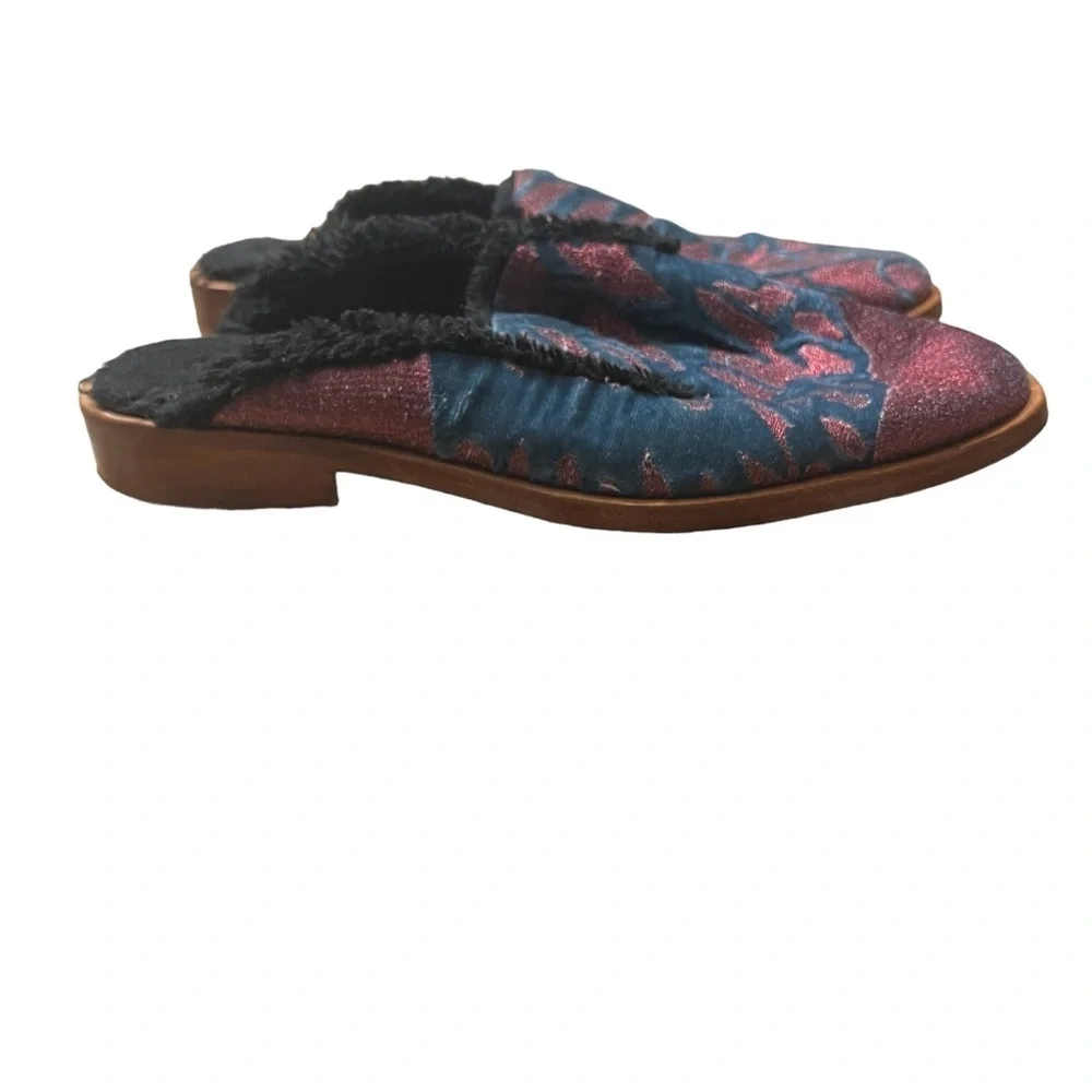 FREE PEOPLE Butterfly Effect Mules Faux Fur Lined in Pink/Blue Size 38 (7.5)